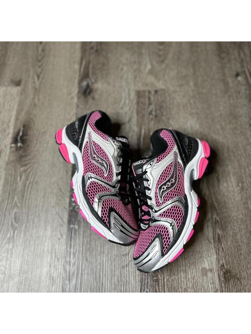 Size 9 - Saucony Pro Grid 4 Pink/Black